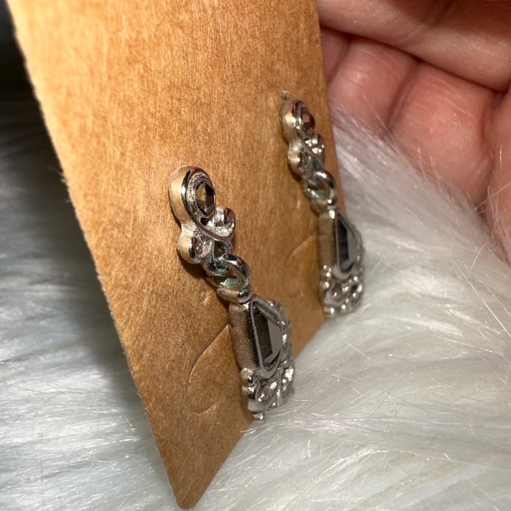 Earrings - Picture 3 of 4
